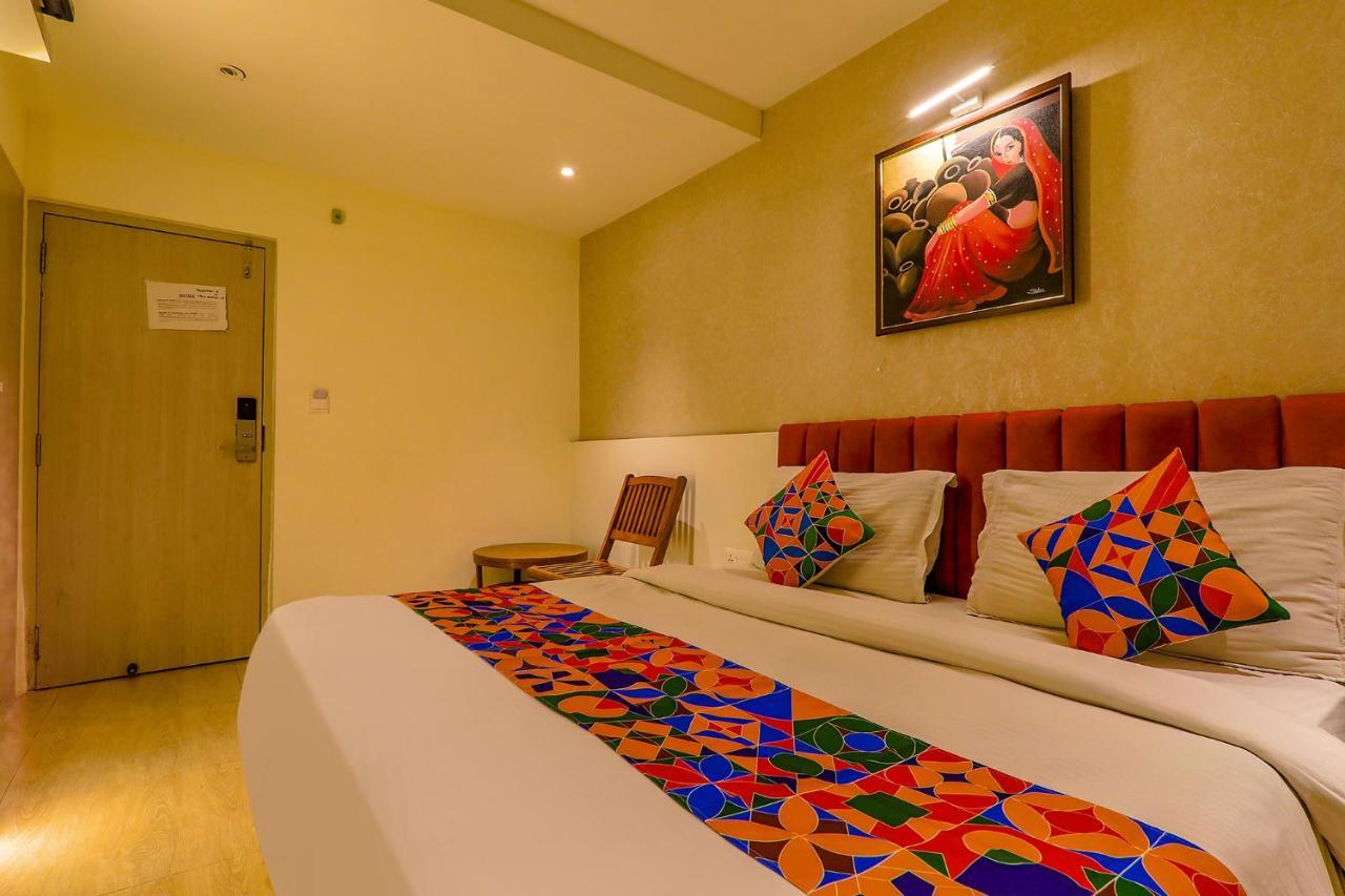 Townhouse Geetraj Near Shalimar Gateway Lucknow Hotell Exteriör bild