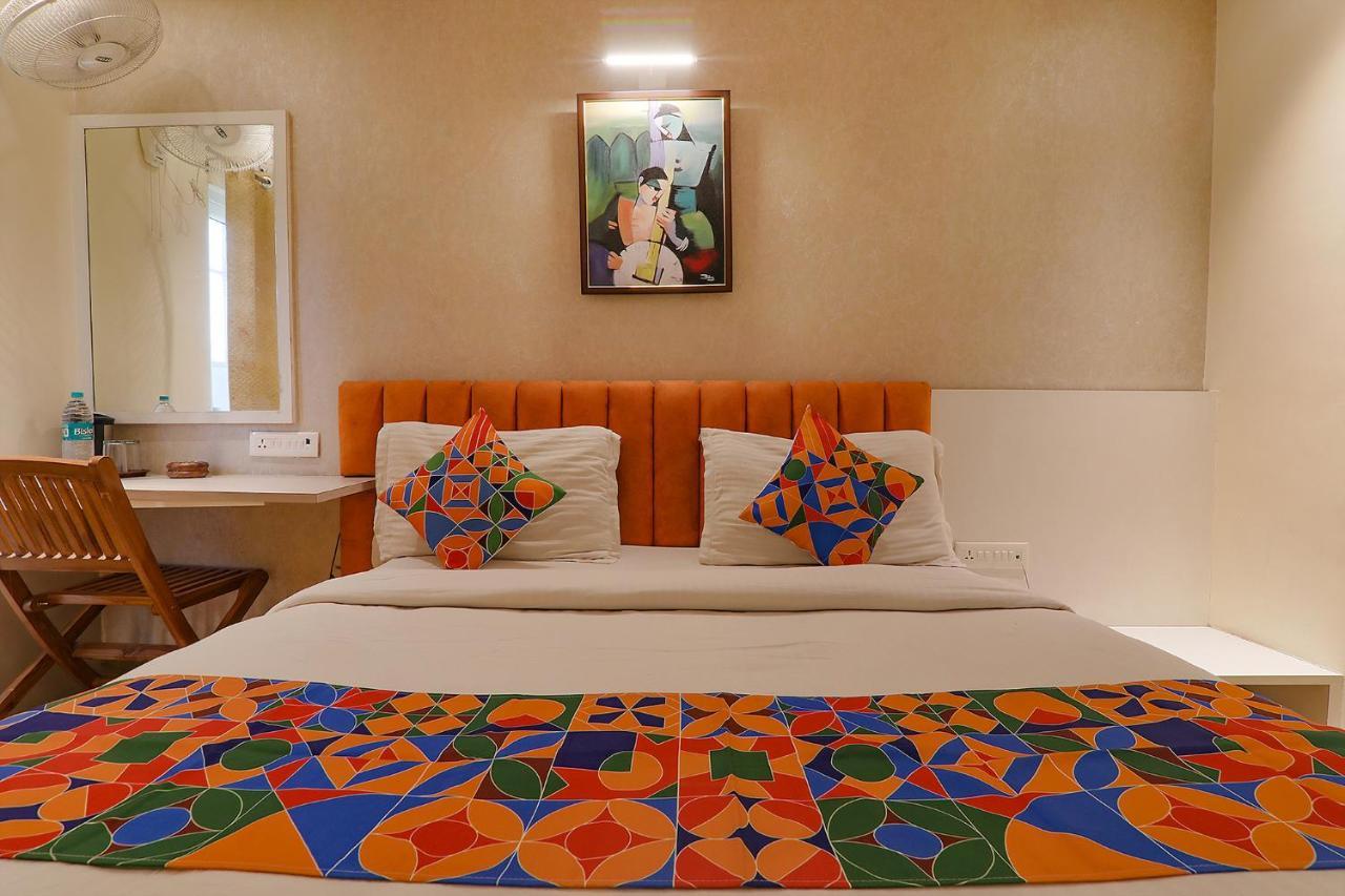Townhouse Geetraj Near Shalimar Gateway Lucknow Hotell Exteriör bild