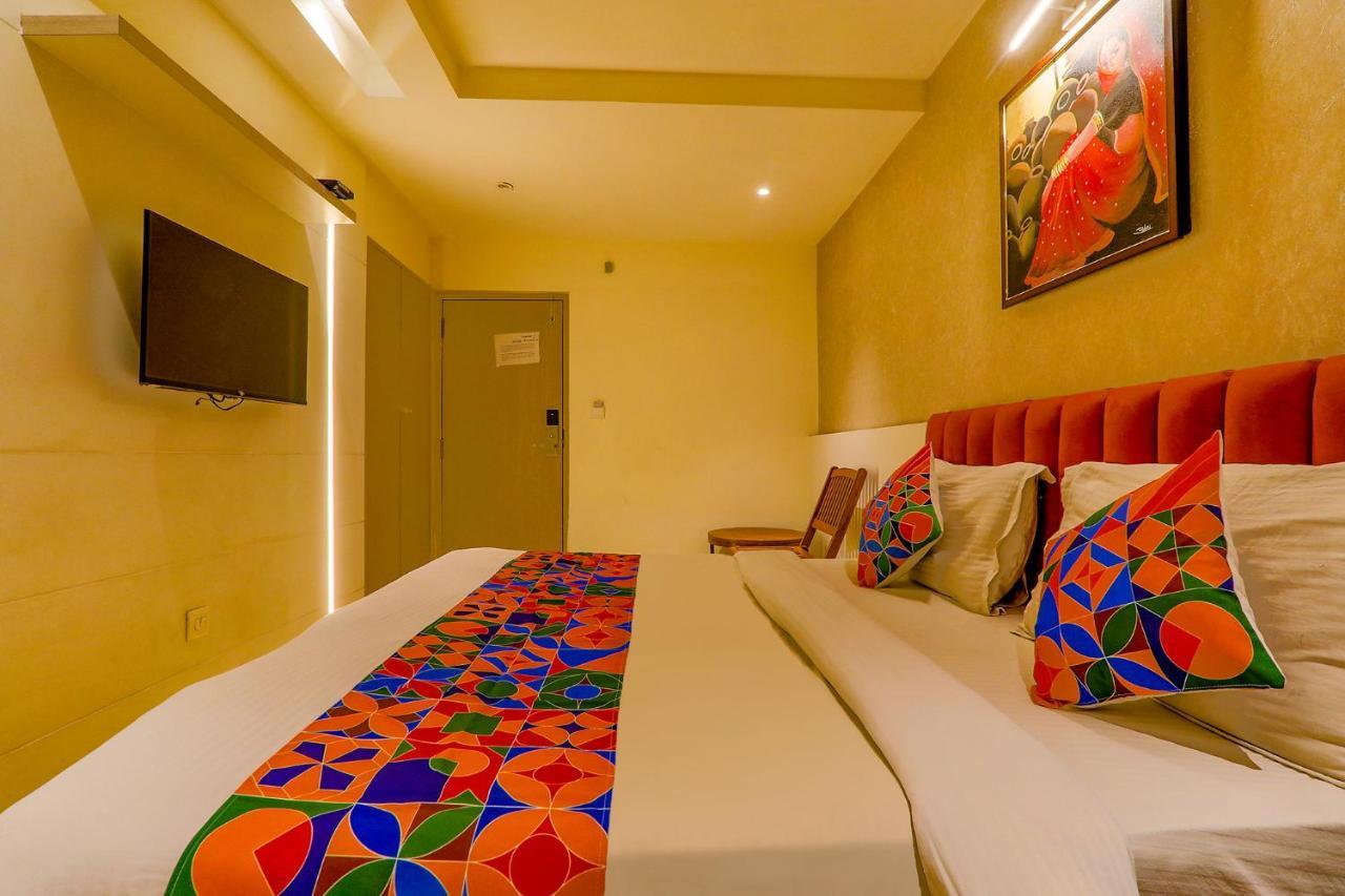 Townhouse Geetraj Near Shalimar Gateway Lucknow Hotell Exteriör bild