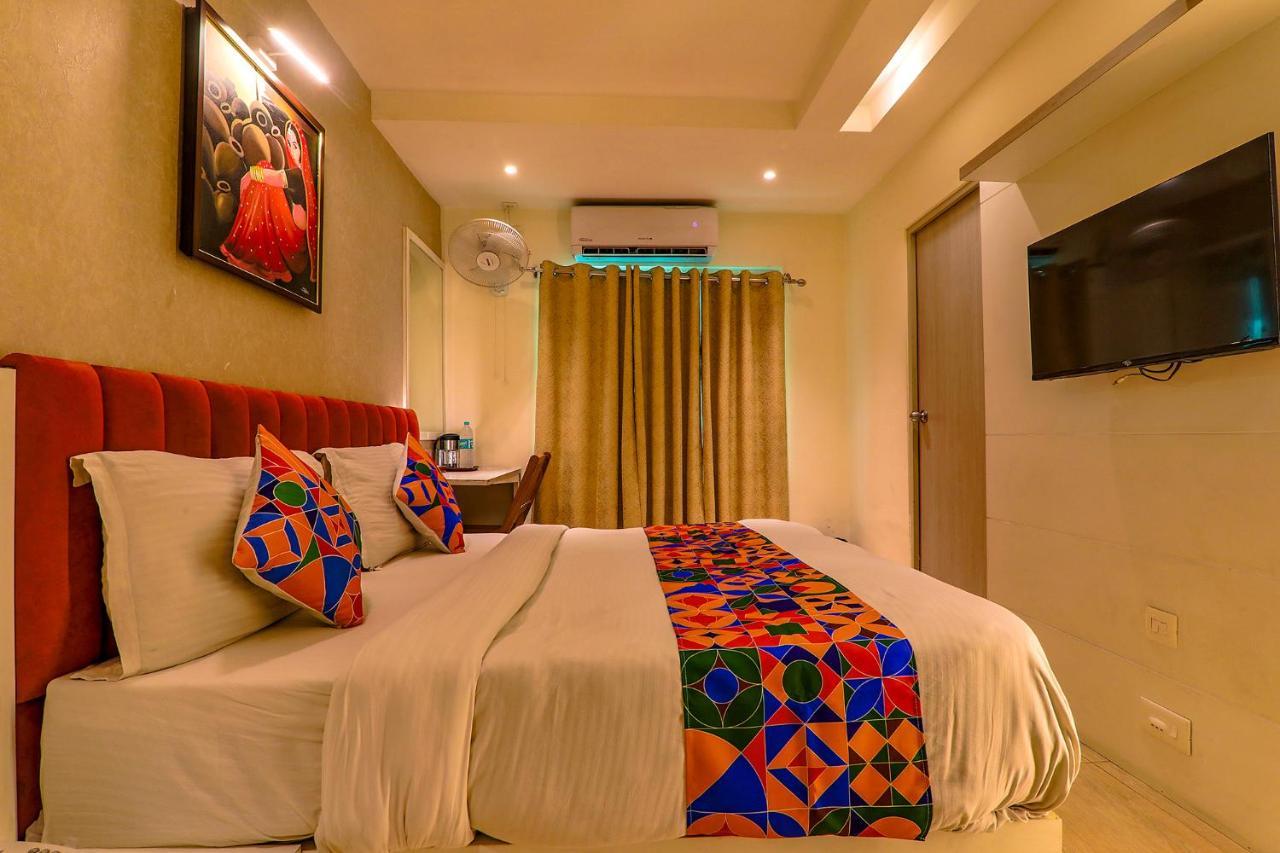 Townhouse Geetraj Near Shalimar Gateway Lucknow Hotell Exteriör bild