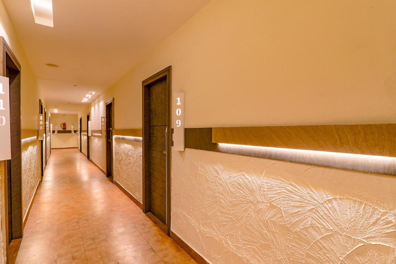 Townhouse Geetraj Near Shalimar Gateway Lucknow Hotell Exteriör bild