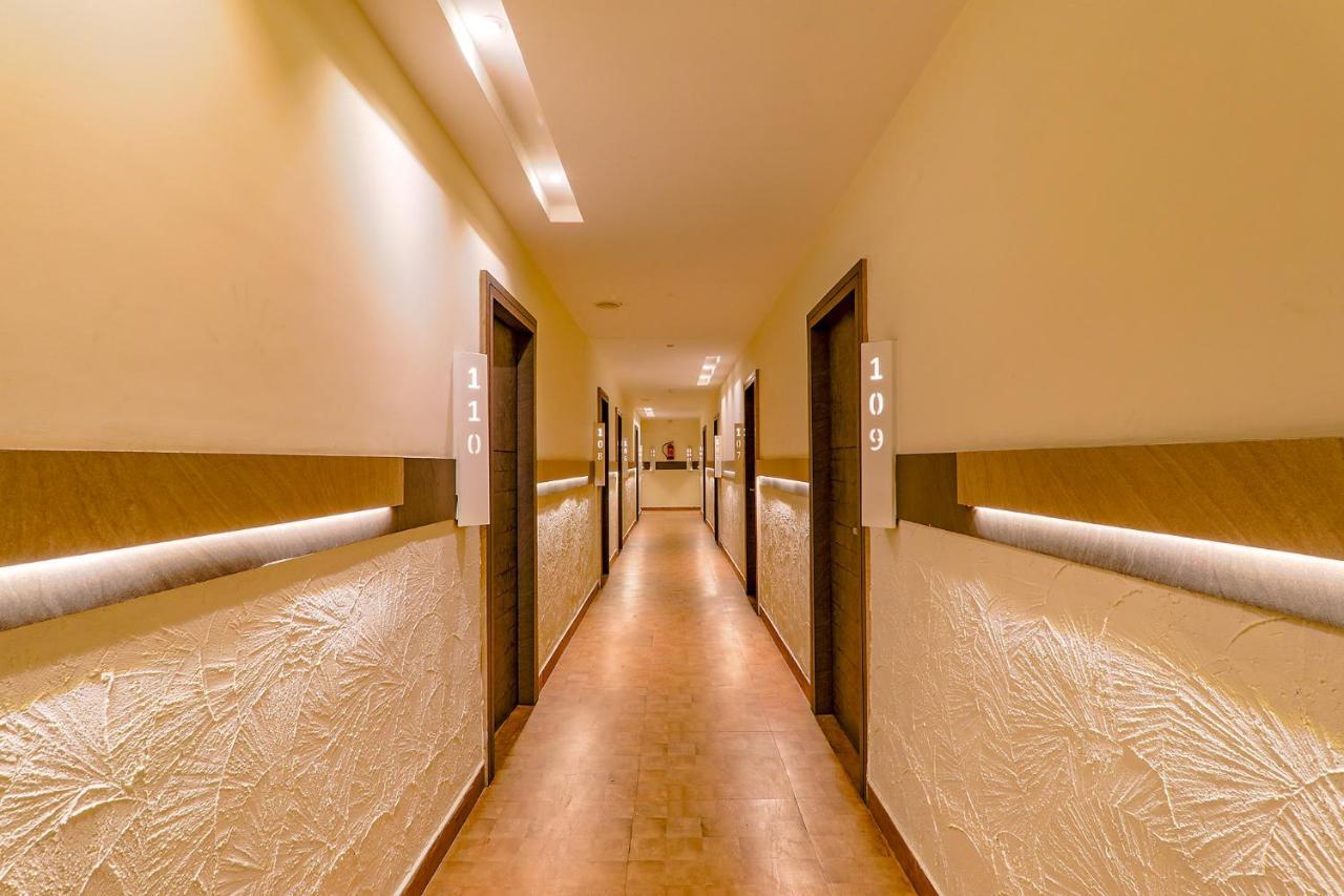 Townhouse Geetraj Near Shalimar Gateway Lucknow Hotell Exteriör bild
