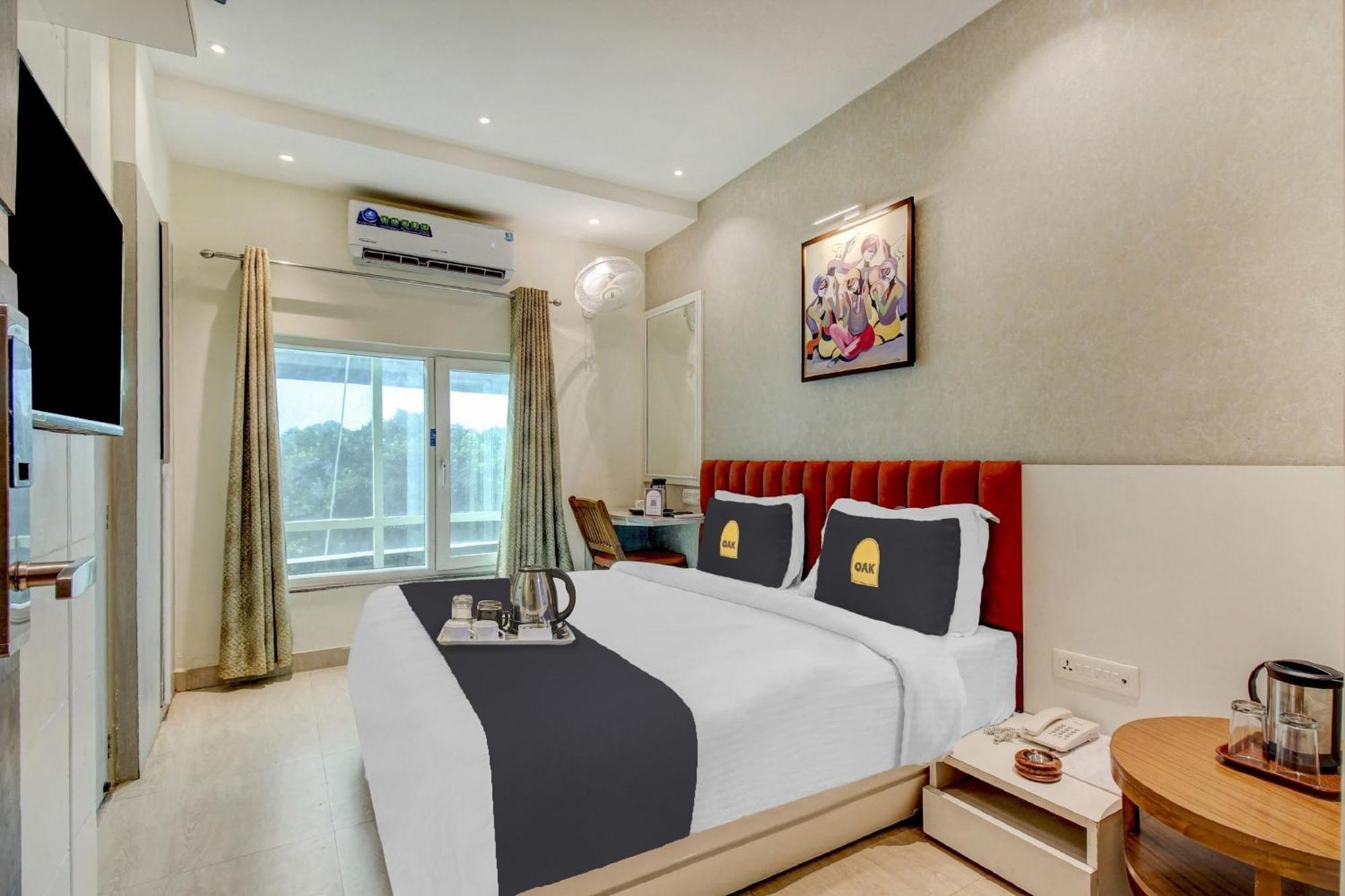 Townhouse Geetraj Near Shalimar Gateway Lucknow Hotell Exteriör bild