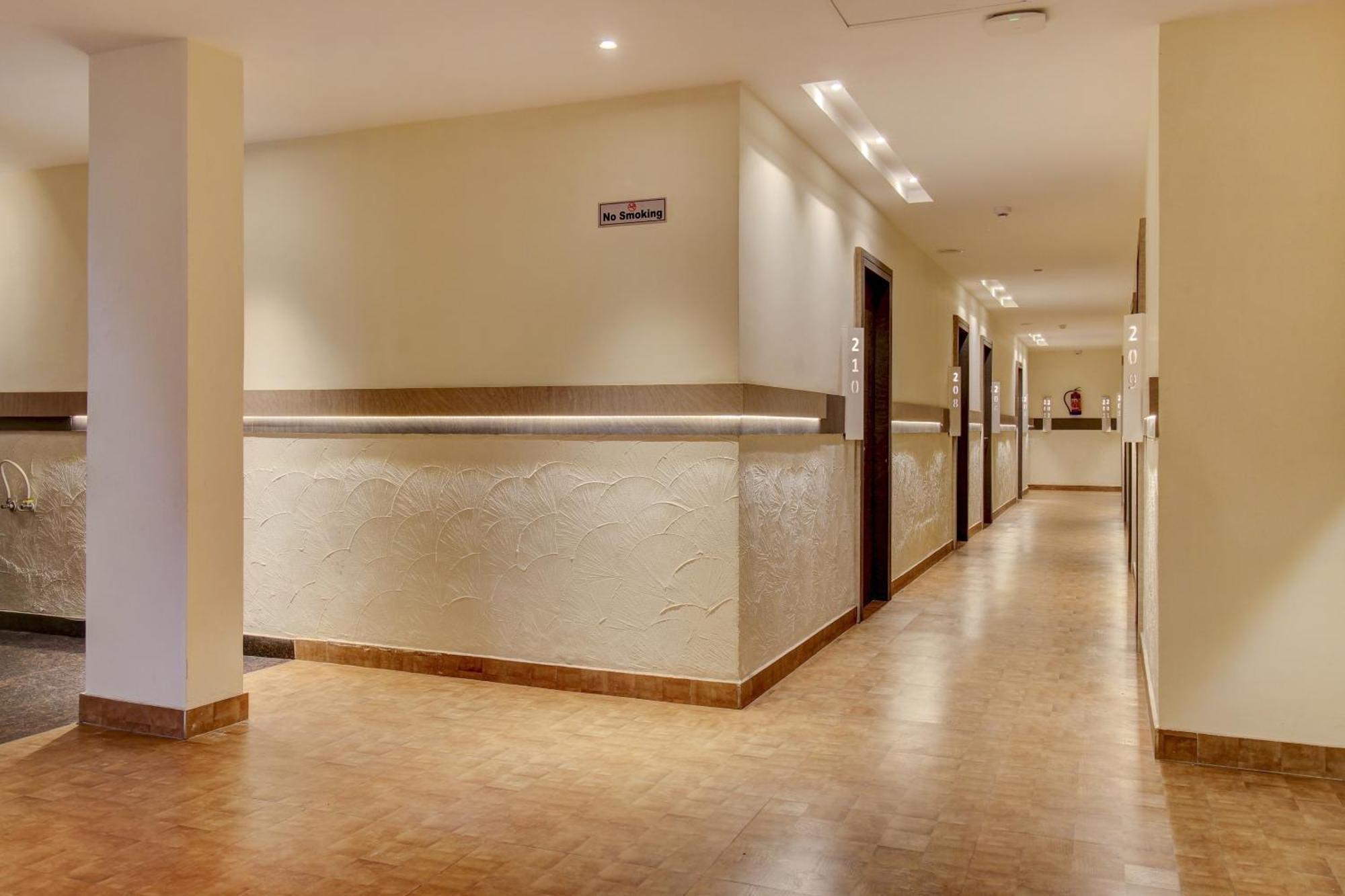 Townhouse Geetraj Near Shalimar Gateway Lucknow Hotell Exteriör bild