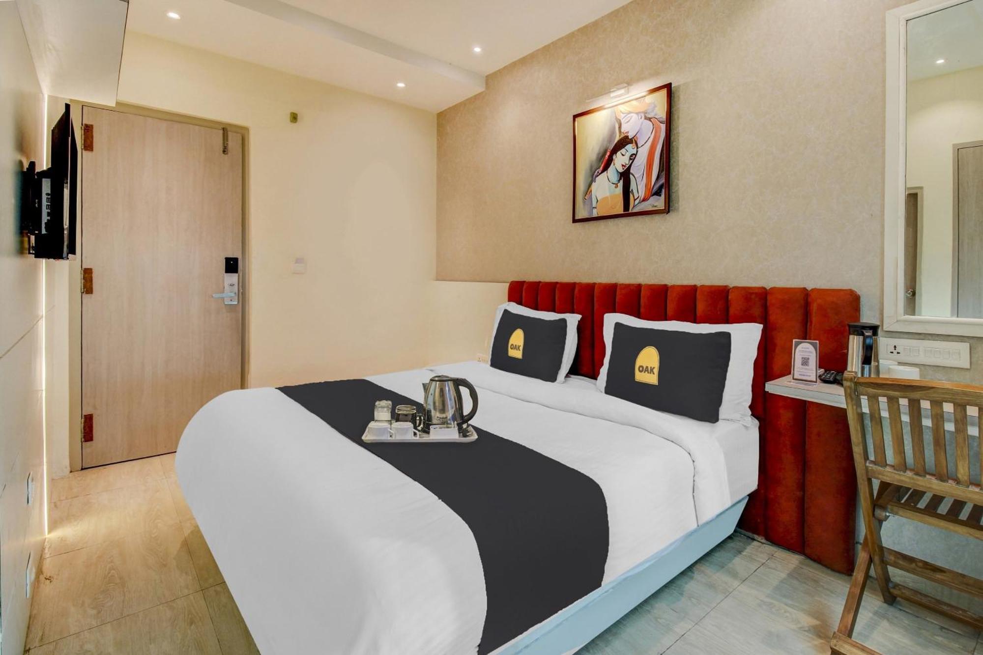 Townhouse Geetraj Near Shalimar Gateway Lucknow Hotell Exteriör bild