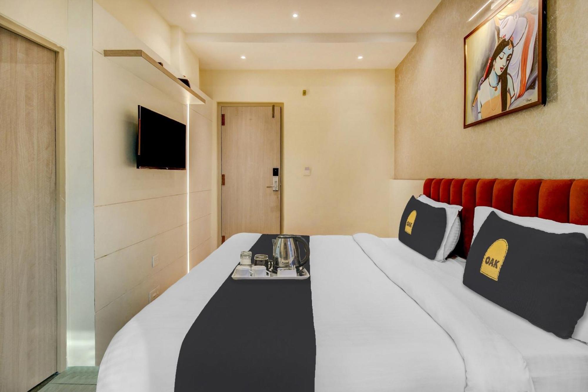 Townhouse Geetraj Near Shalimar Gateway Lucknow Hotell Exteriör bild
