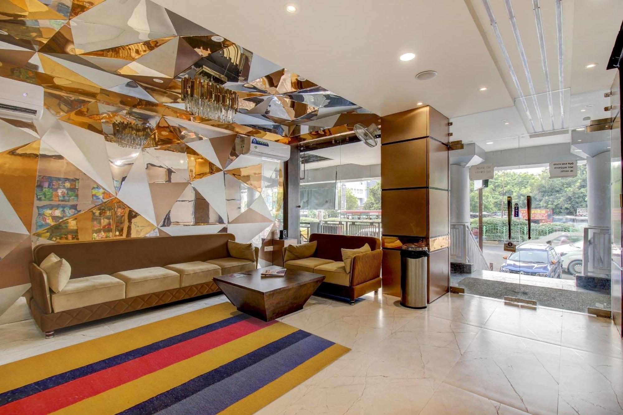Super Townhouse Geetraj Near Shalimar Gateway Lucknow Hotell Exteriör bild