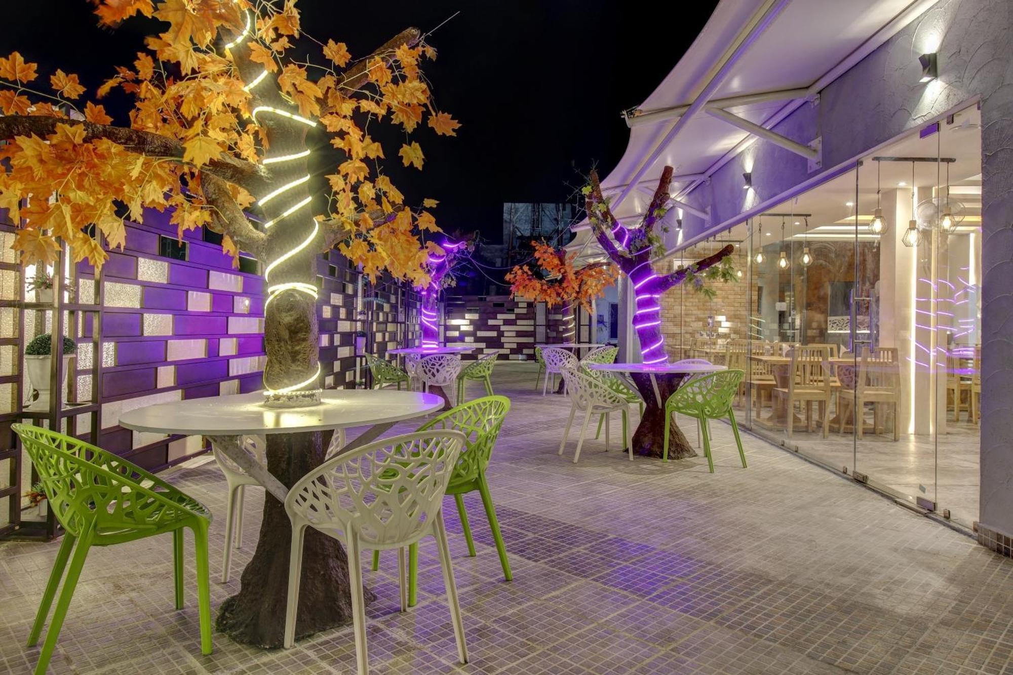 Super Townhouse Geetraj Near Shalimar Gateway Lucknow Hotell Exteriör bild
