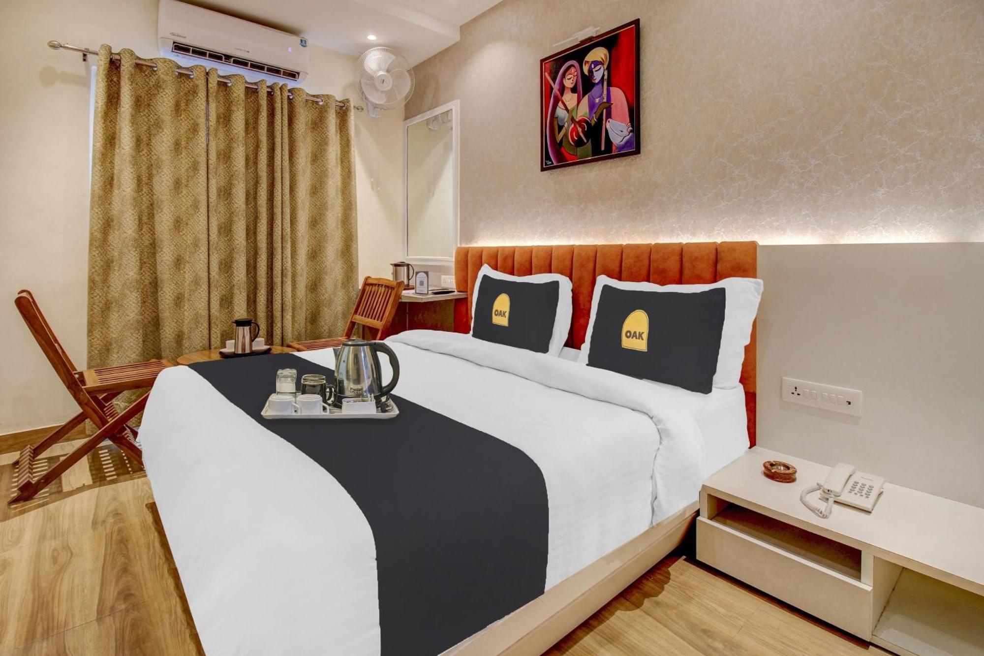 Townhouse Geetraj Near Shalimar Gateway Lucknow Hotell Exteriör bild