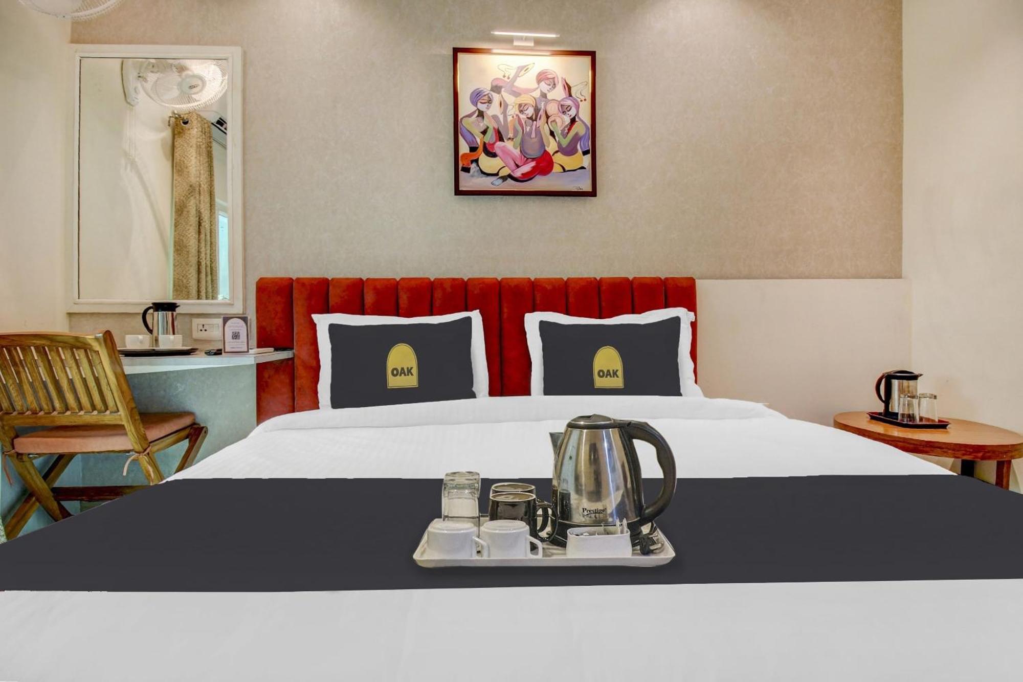 Super Townhouse Geetraj Near Shalimar Gateway Lucknow Hotell Exteriör bild