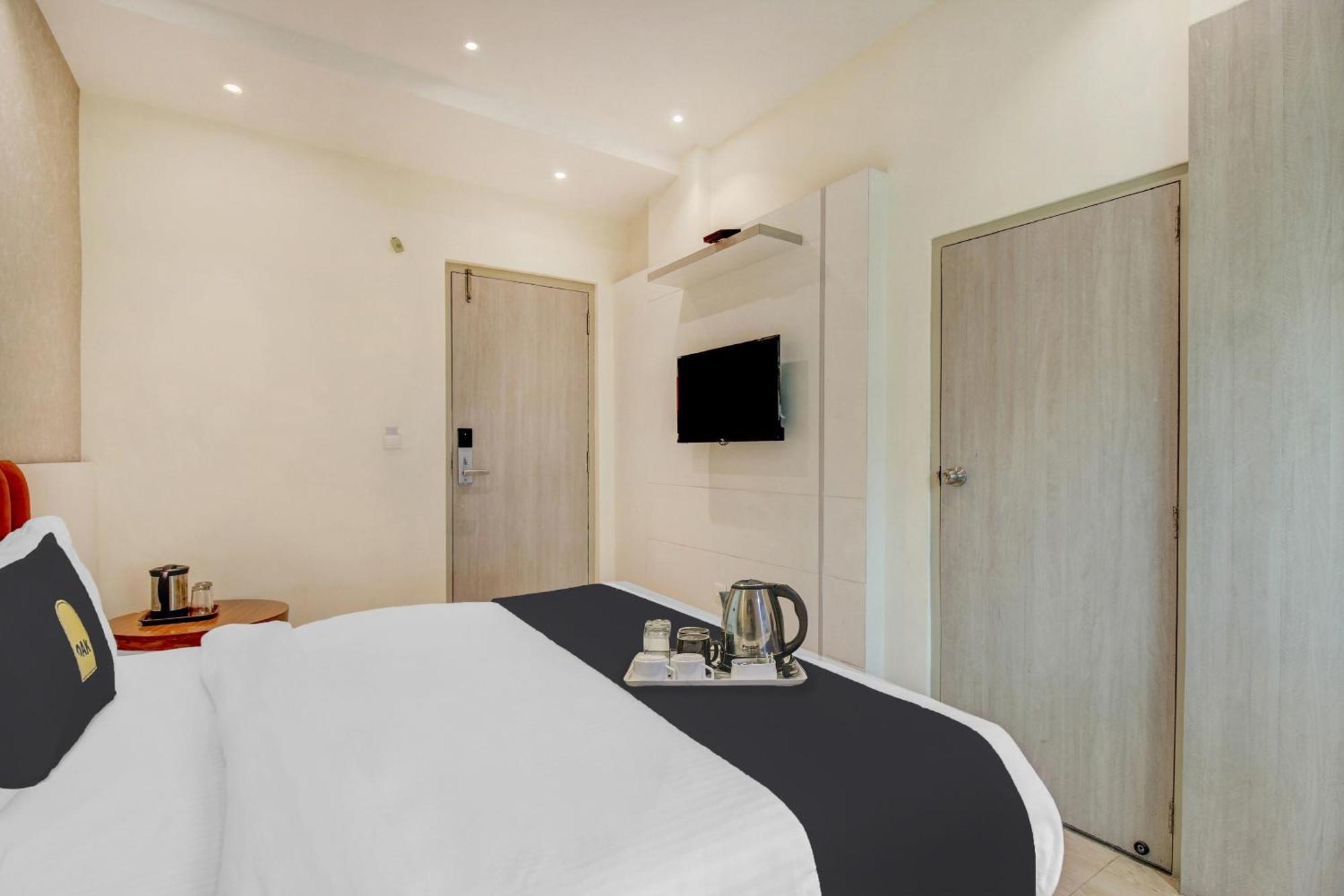Townhouse Geetraj Near Shalimar Gateway Lucknow Hotell Exteriör bild