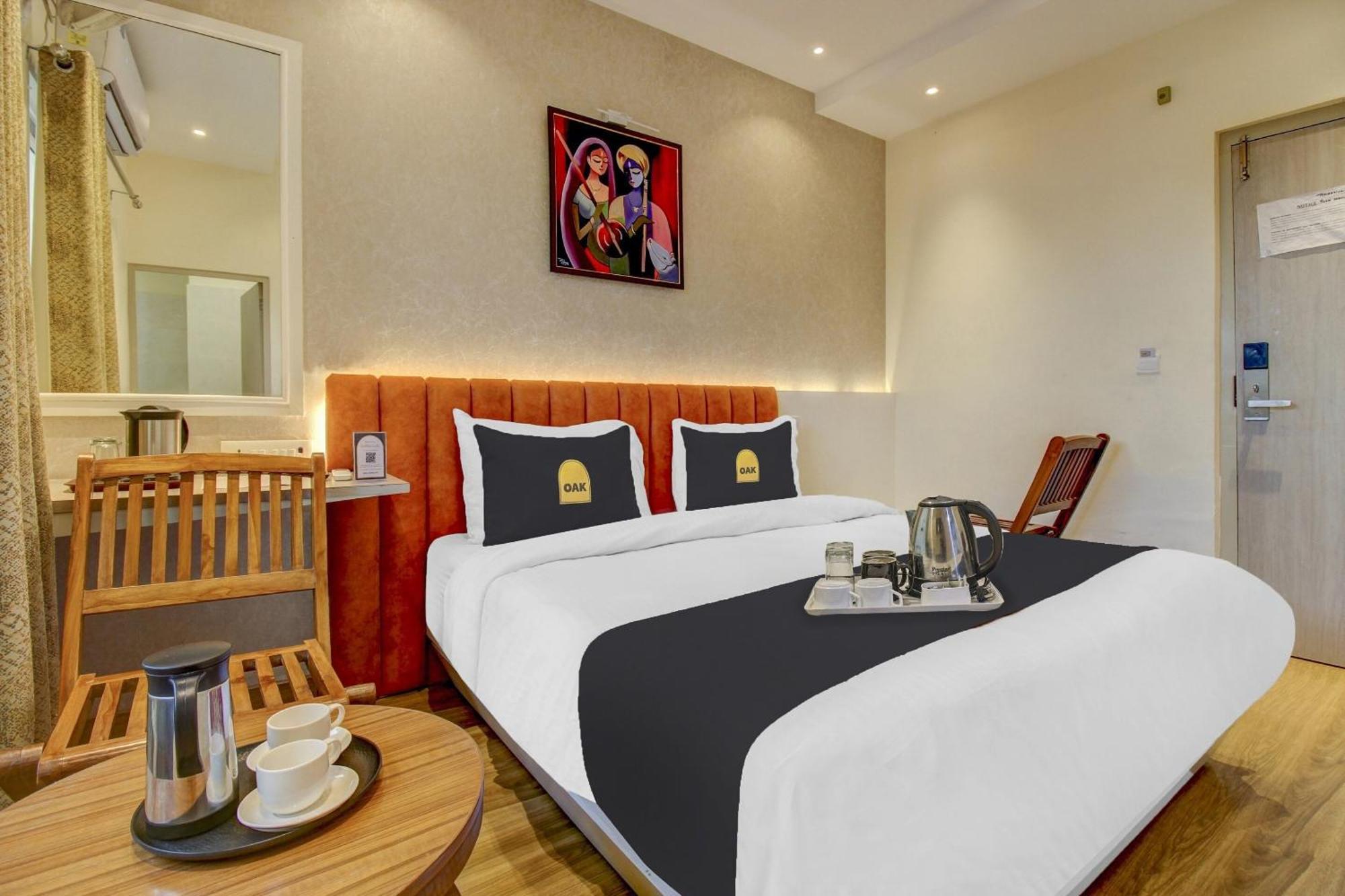 Townhouse Geetraj Near Shalimar Gateway Lucknow Hotell Exteriör bild