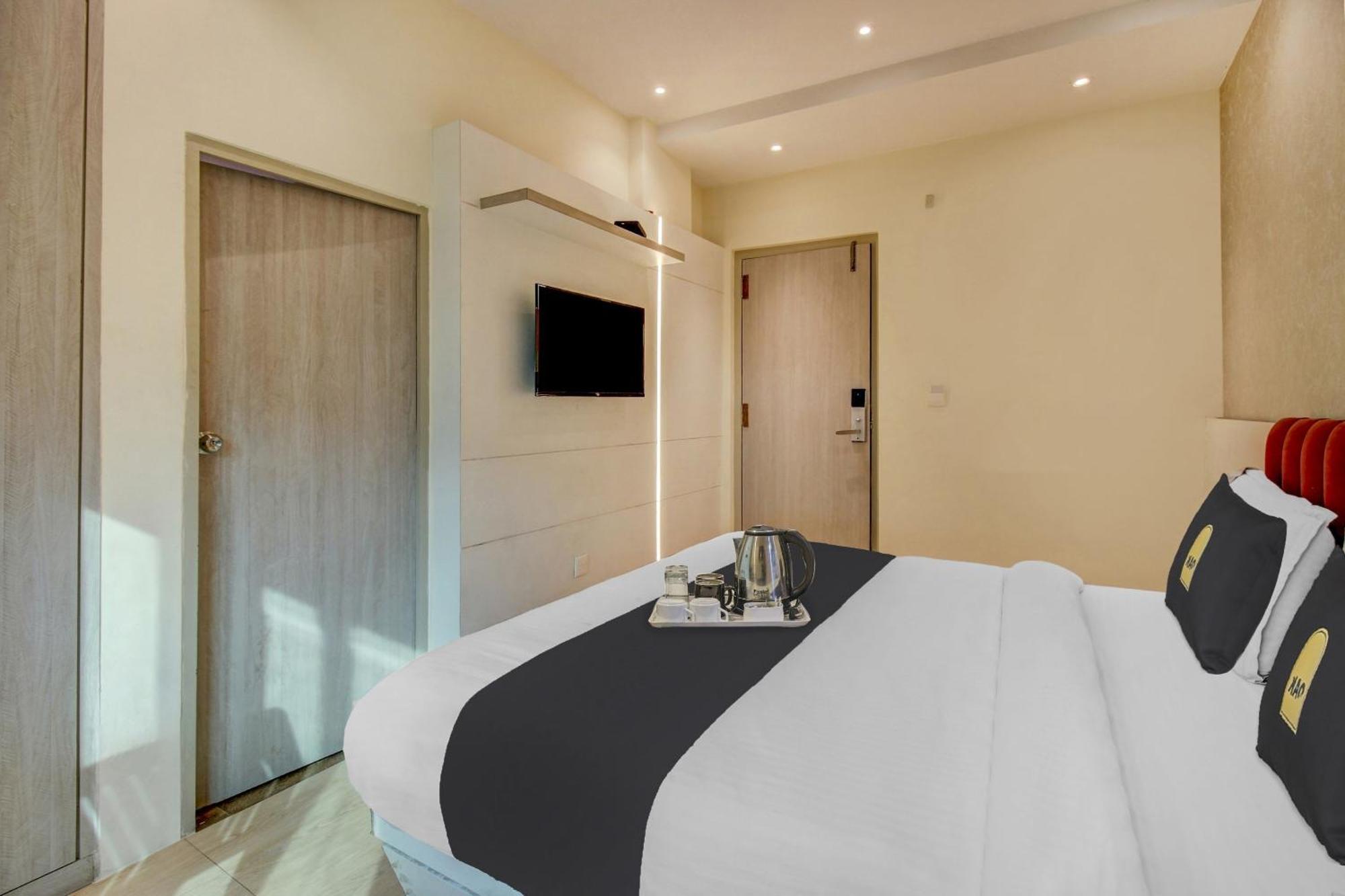 Townhouse Geetraj Near Shalimar Gateway Lucknow Hotell Exteriör bild