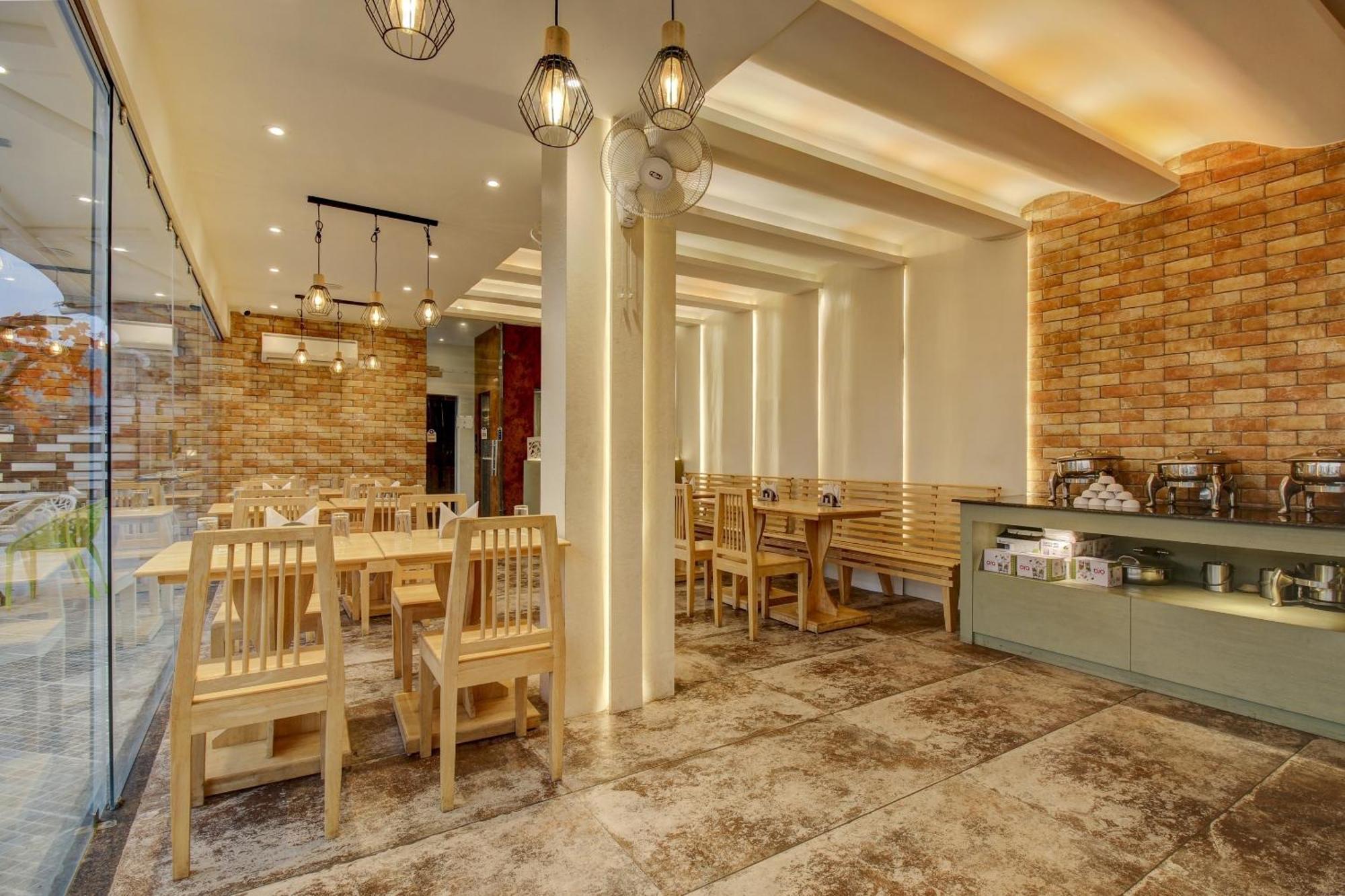 Townhouse Geetraj Near Shalimar Gateway Lucknow Hotell Exteriör bild