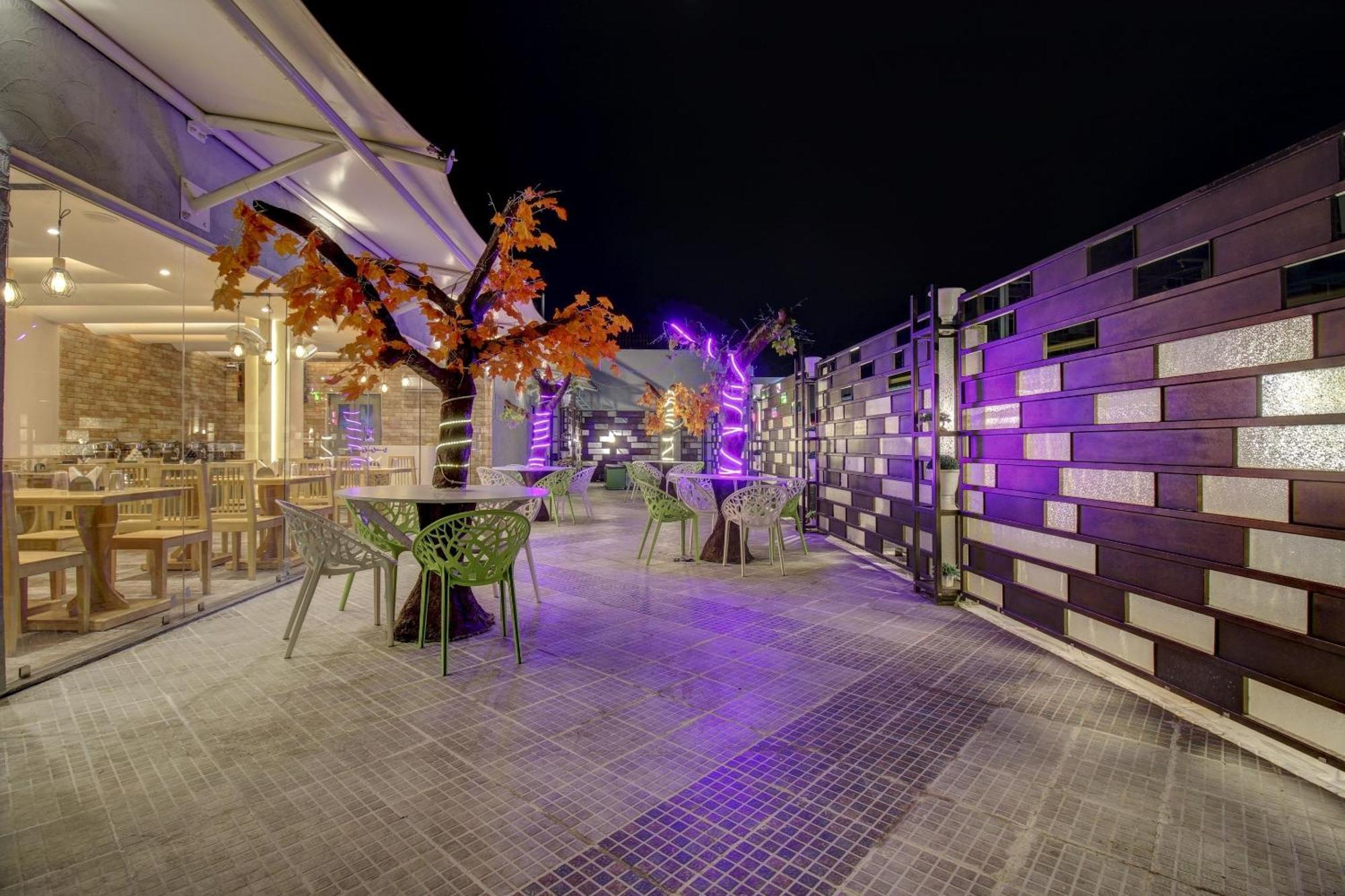 Townhouse Geetraj Near Shalimar Gateway Lucknow Hotell Exteriör bild